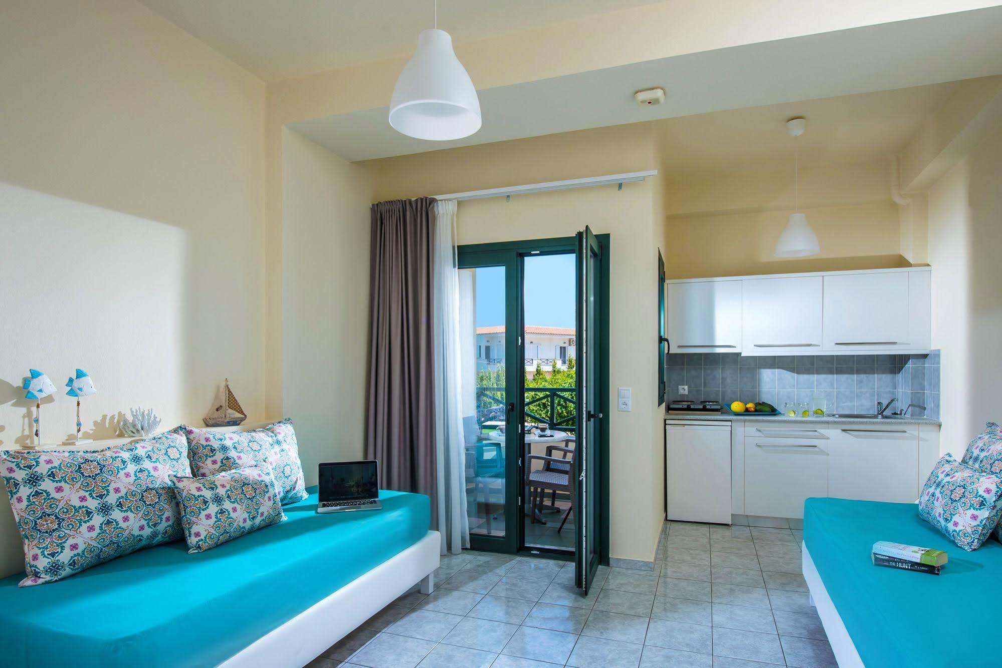 Kristalli Hotel Apartments Malia Eksteriør billede